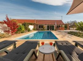 Villa Zdravko ZadarVillas、Prkosのホテル