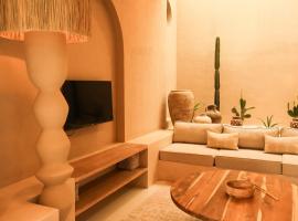 Pasir 4 - A stylish 2 bed villa in Bingin w pool, hotel in Bingin Beach