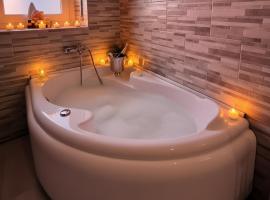 Casa vacanze Torino con vasca idromassaggio, hotel v Turíně