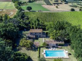 Villa Deda 12&2 by Marche Holiday Villas, Hotel in Saltara