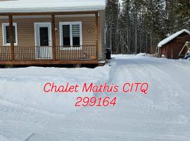 Chalet Mathis, cabin in Saint-Raymond