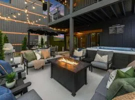 The Great Escape! Sleeps 26 - Sky Deck - Arcade - Golf - Waterpark