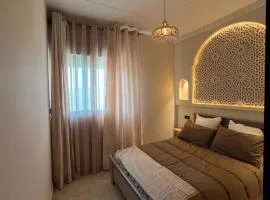 APT-Cinema Pool-Free Parking-Gym-Netflix