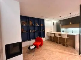 City Centre Penthouse (Outdoor Bathroom + BBQ)