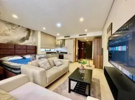 Breathtaking City Views , Spacious Studio