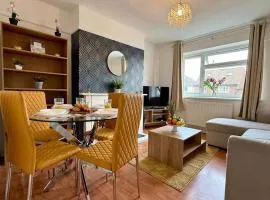 Home in Chelmsford, Fast Wi-Fi Free Parking, ideal for Work & City Breaks
