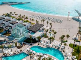 Beach Resort Address Luxury 2BR with Maid Sea View, hotel en Fujairah