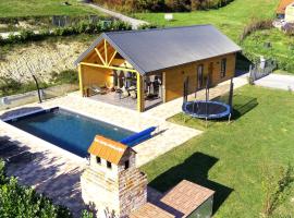 Holiday House Novus, Hotel in Selno