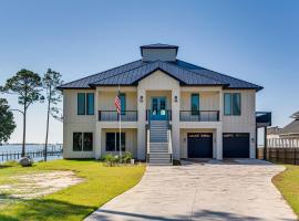 Private Beach and Bay View Luxury Navarre Escape!, hotel i Navarre