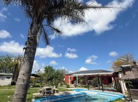 Complejo en camino de la costa, hotel in Gualeguaychú