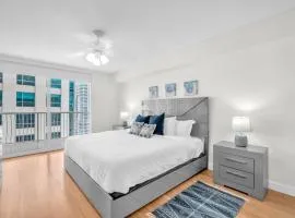 Lux condo on 25floor in Brickell