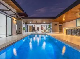 Uvita-new Luxury-sleeps 6-private Pool-huge Patio