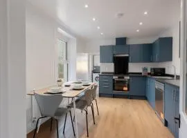 4-Bedroom Coastal Getaway in Pembroke Dock