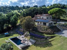 Casale Astralis 13 by Marche Holiday Villas, Hotel in Saltara