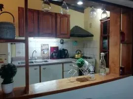 Cabaña amplia y luminosa con balcon
