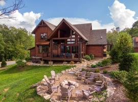 Happy Trails at Eagles Nest, hotel di Elk Park