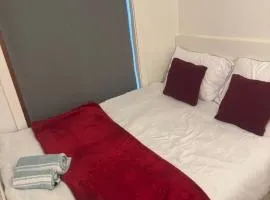 Shirley Guest Flat 1