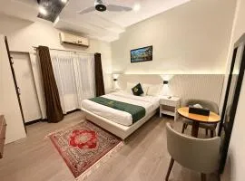 The Minimalist F-7 Markaz