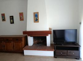 Two-bedroom apartment on Azurara beach, ξενοδοχείο σε Azurara