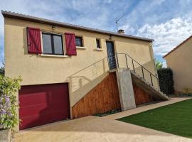 Family home, hotel i Massiac