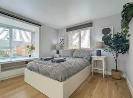 Spacious 5br Home In Central Liverpool Parking