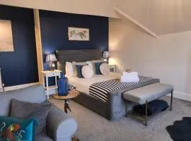 Seafarers Boutique Suites - Adults Only