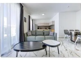 Modern Comfort by the Coast 2 BR Gem - by HostMT