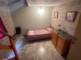 Rincon Serrano, hotel i Carpintería