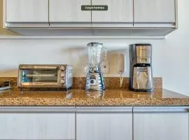 Luxurious 3BR Condo Right Next to the Beach - King