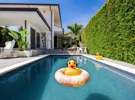 Elegant Villa With Pool & Jacuzzi