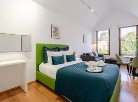 Modern & Cozy Studio by HostWise