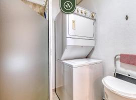 Cozy Beachfront Studio - Beach Club - Pools, hotel in Nuevo Nayarit