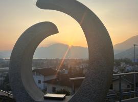 Moderno bilocale vista lago Maggiore, hotel in Gordola