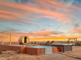 Secluded-jt-spa-pool-firepit-sauna-game Room!