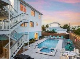 Saltwater Pool, Arcade & Hot Tub - Steps to Beach