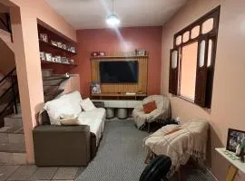 Quartos privativos e casa compartilhada no centro de Belém