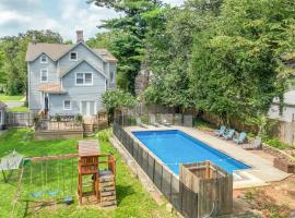 Casa Francesca 6BR Villa & Heated Pool, hotel in Roselle