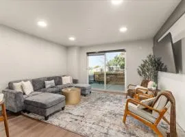 2 Bedroom 2 Bath Downtown