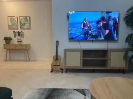 Paradise in Palmetto Bay, with Pool-BBQ-Gazebo., hôtel à Rockdale