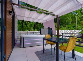 Patrikabin, ξενοδοχείο σε Tata