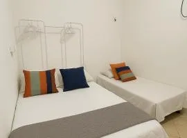 Quarto Privativo, Area Nobre, no coração de Belem, Central de Ar e Wi-fi, - Terreo1