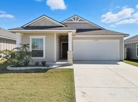 New Temple Home Near Hospitals & College home