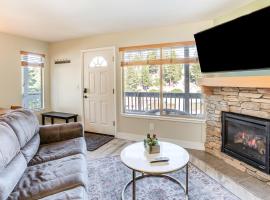 1 Mi to Stagecoach Chairlift Stateline Condo, ξενοδοχείο σε Summit Village