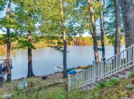 Cozy Long Pond Winter Retreat Waterfront Gem!, hotel in Barrington