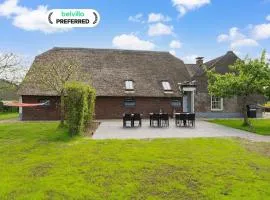 Farmhouse with terrace in Montfoort