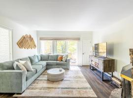 Beech Mountain Escape with Views, Hotel in Beech Mountain
