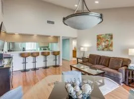 Patio, Grill & Pool Access: Palm Desert Retreat!