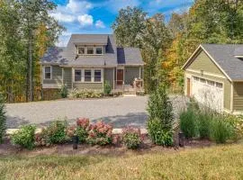 Mtn Views and Spacious Deck! Modern Caldwell Getaway