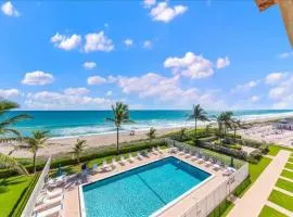 Hutchinson Island BeachFront Heated Pool Balcony Top Floor