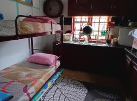 Cassa Bonda Tiny Studio，位于Kampong Bakat的酒店